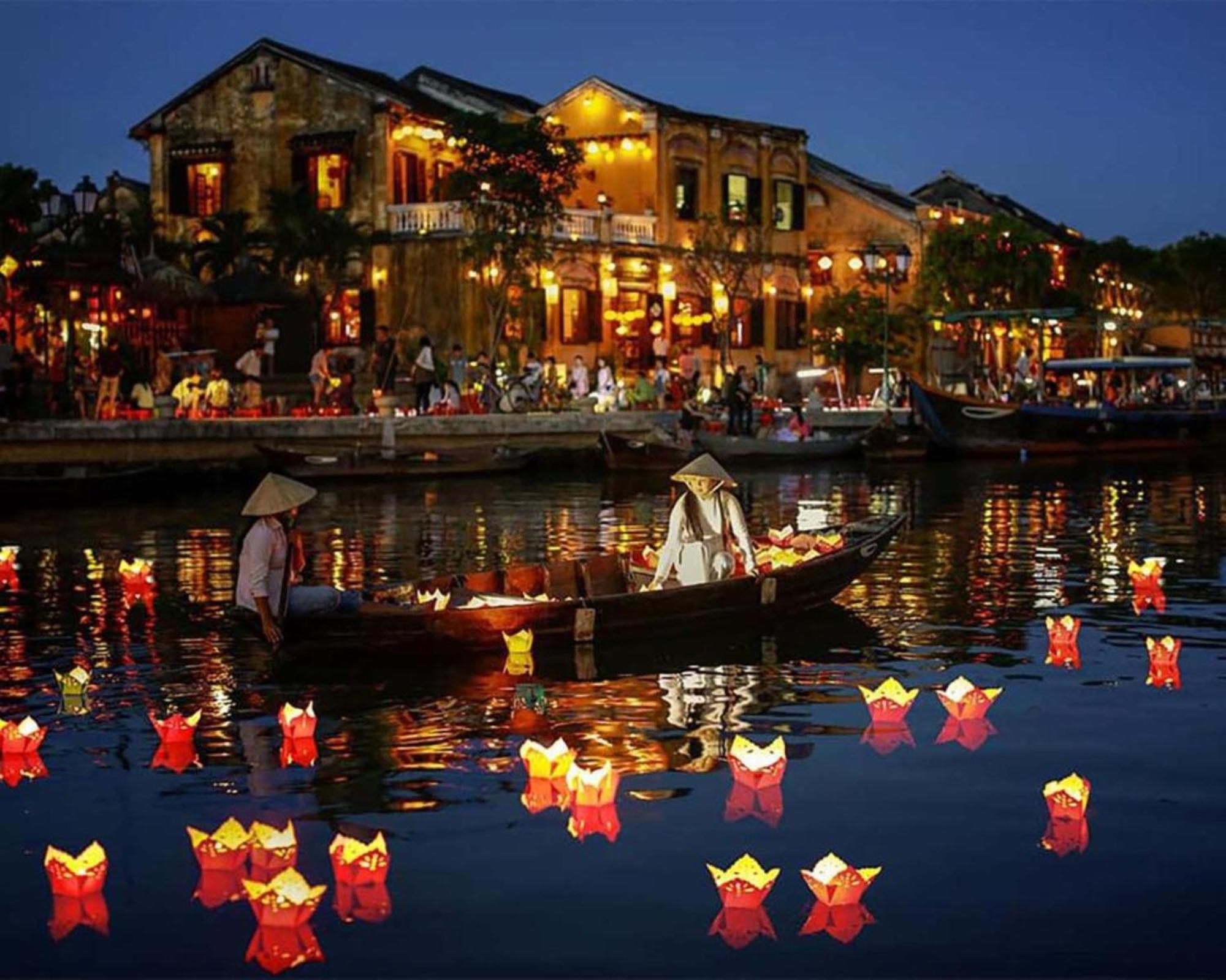 Qualia De Hotel Hoi An - Rooftop Bar City View Buitenkant foto