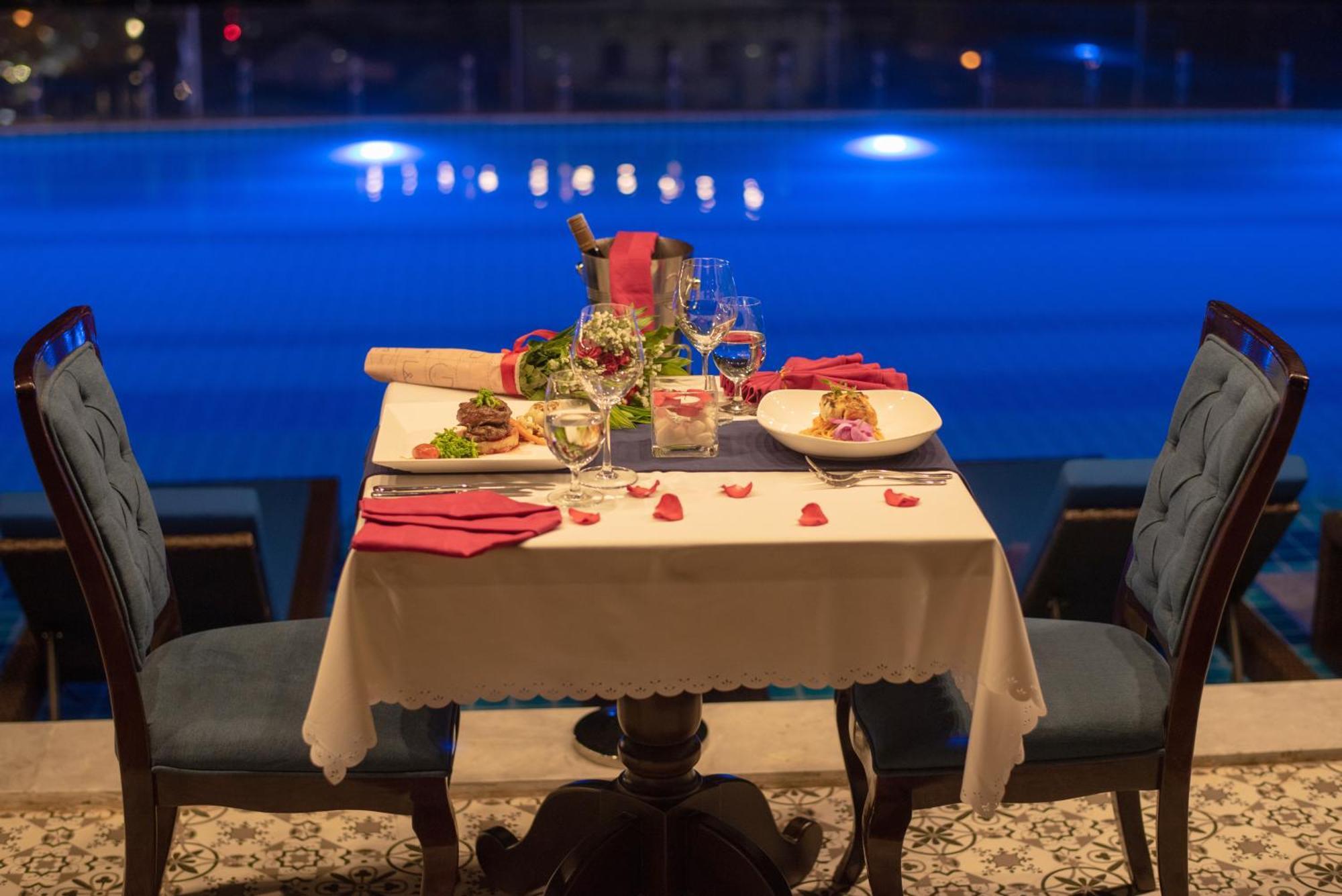Qualia De Hotel Hoi An - Rooftop Bar City View Buitenkant foto