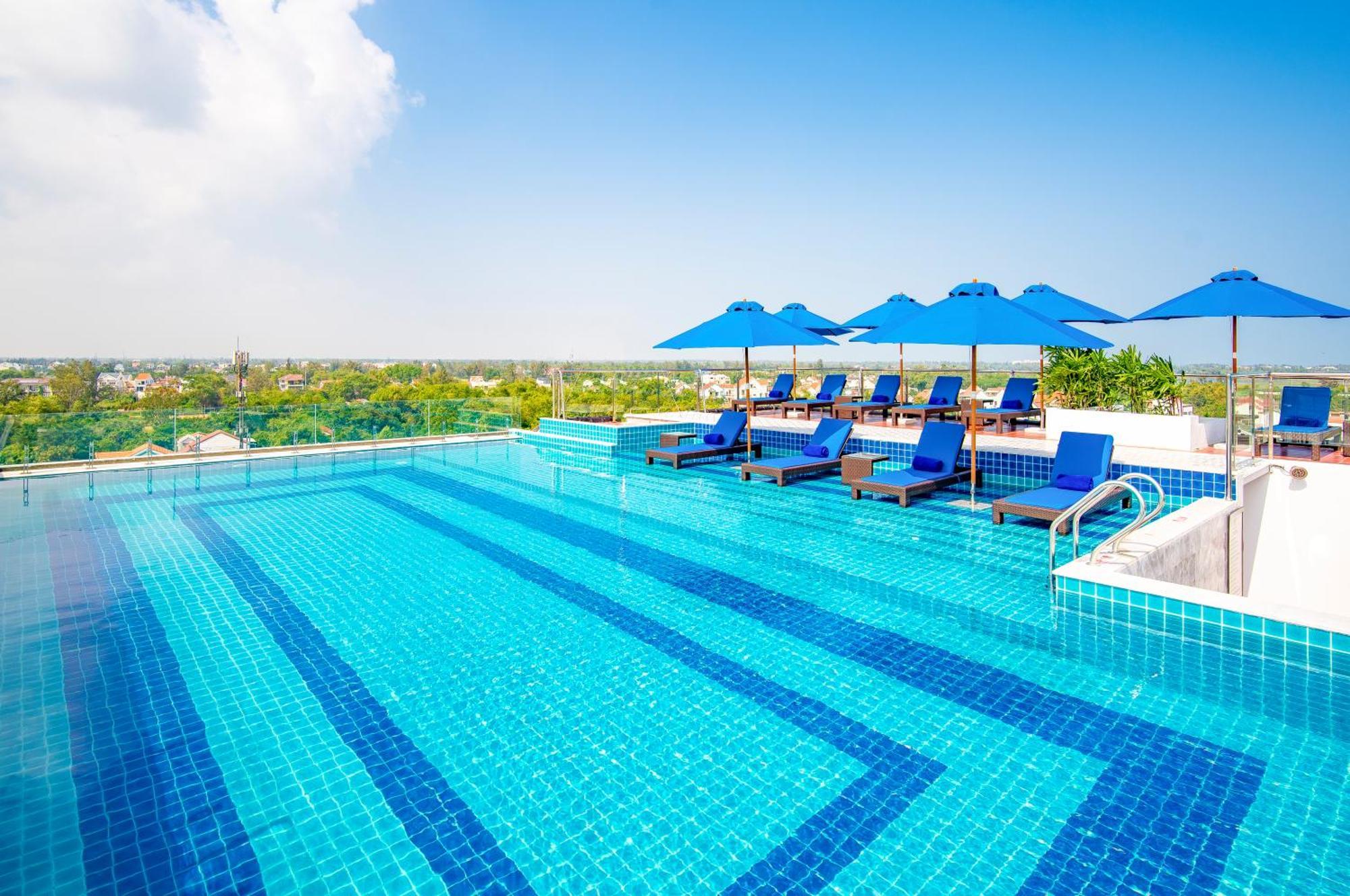 Qualia De Hotel Hoi An - Rooftop Bar City View Buitenkant foto