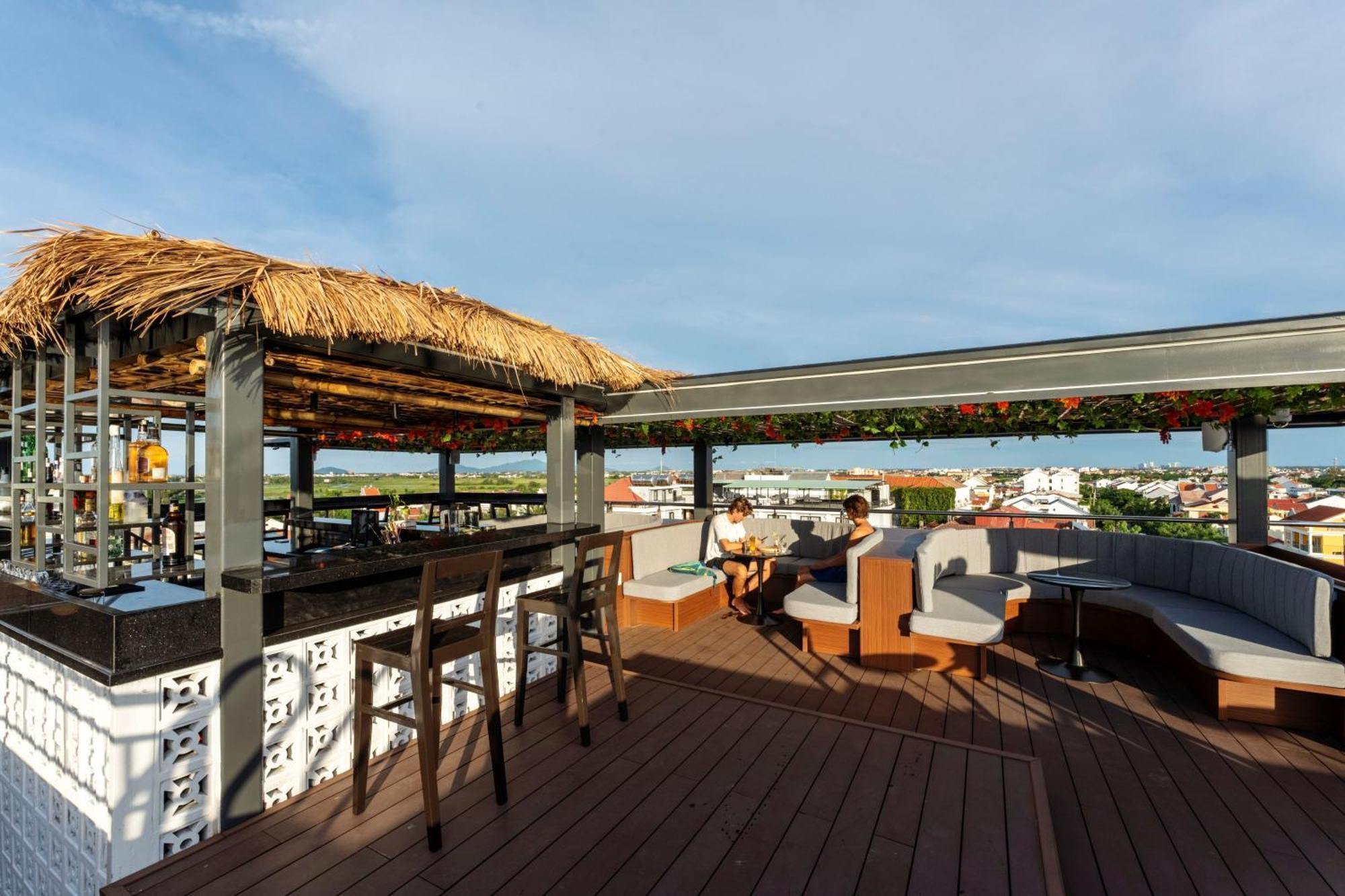 Qualia De Hotel Hoi An - Rooftop Bar City View Buitenkant foto