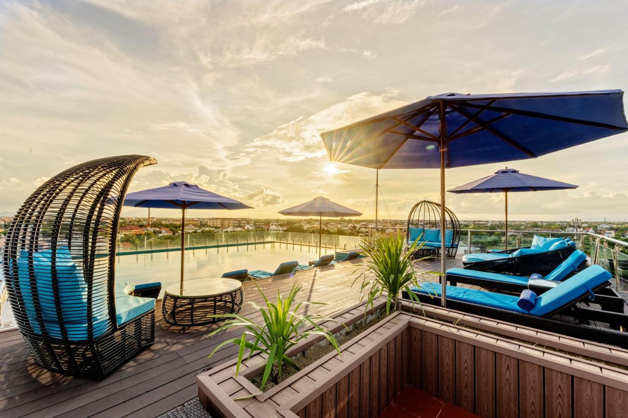 Qualia De Hotel Hoi An - Rooftop Bar City View Buitenkant foto