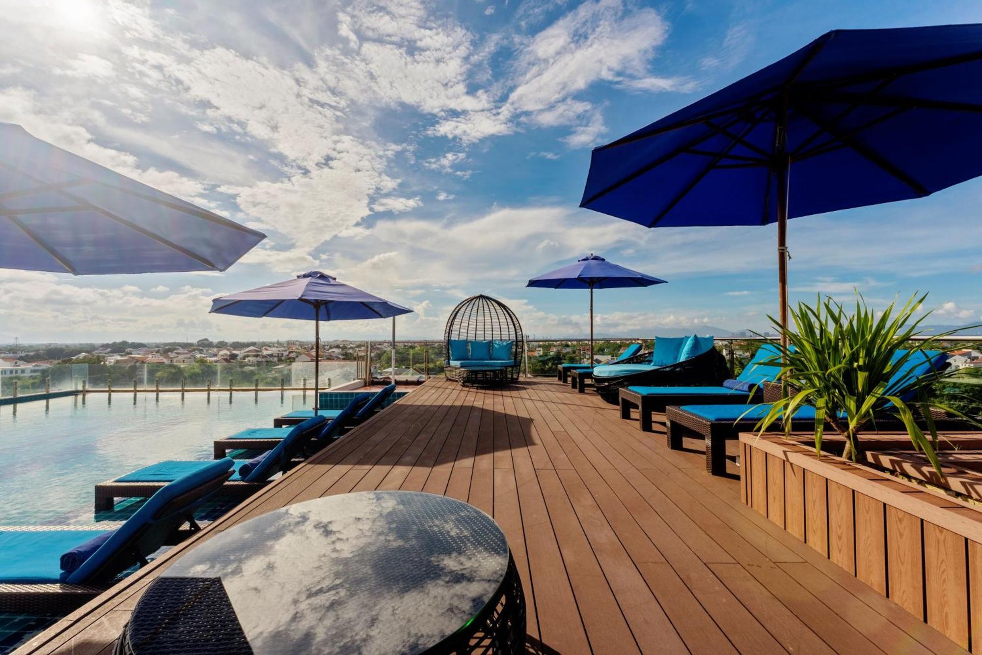 Qualia De Hotel Hoi An - Rooftop Bar City View Buitenkant foto